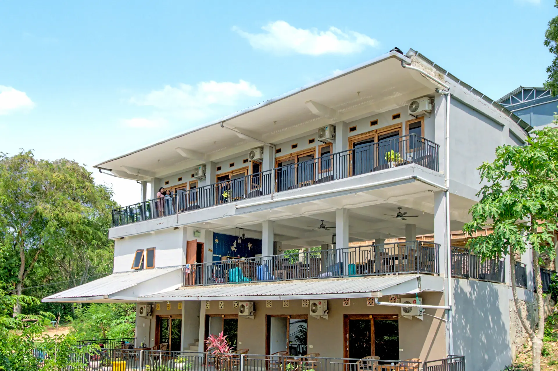 Façade de l'Hôtel Bonne Nuit à Labuan Bajo, à 400 m de l'aéroport Komodo